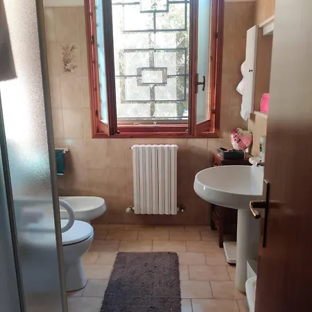 Ampio Vicino All'autodromo - Ample Near The Racing Circuit * Imola