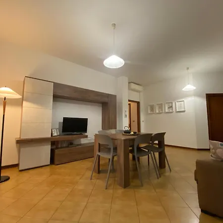 Apartment Ampio Vicino All'autodromo - Ample Near The Racing Circuit *