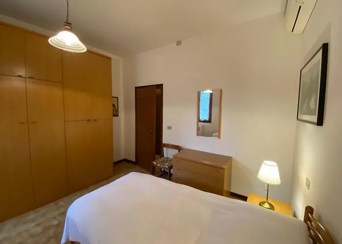 Ampio Vicino All'autodromo - Ample Near The Racing Circuit Imola