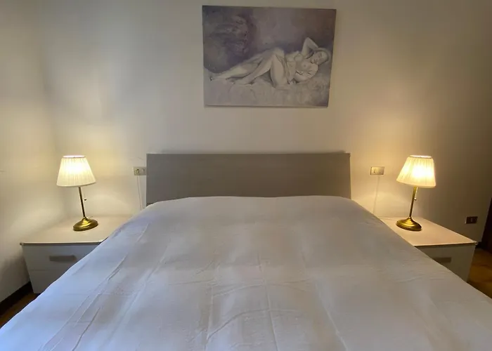 Ampio Vicino All'autodromo - Ample Near The Racing Circuit Apartmán